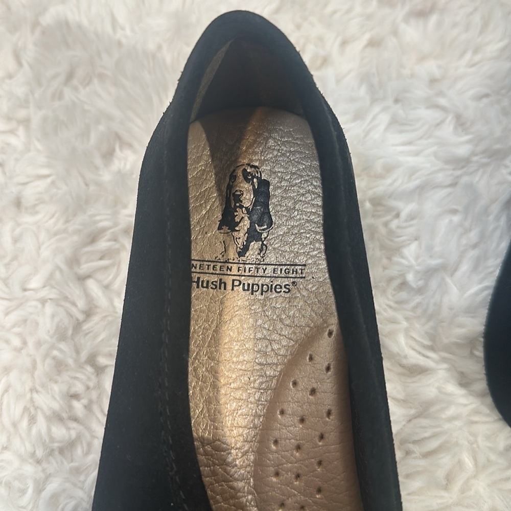 1958 Hush Puppies Woman’s Heirloom Suede Black Loafers - Picture 4 of 10